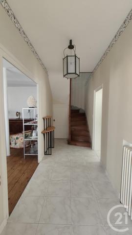 Maison à vendre  5 pièces - 120 m 2   SAINTES  - 17