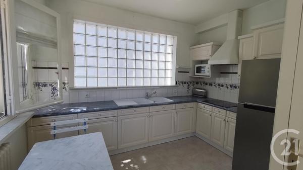 Maison à vendre  5 pièces - 120 m 2   SAINTES  - 17