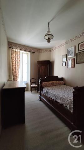 Maison à vendre  5 pièces - 120 m 2   SAINTES  - 17