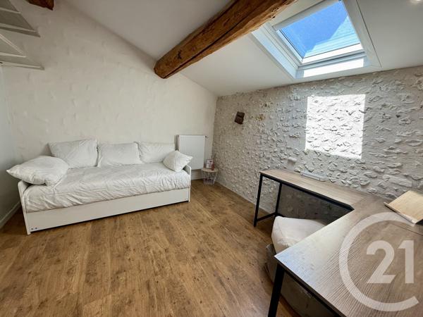 Maison à vendre  8 pièces - 215 m 2   MEDIS  - 17