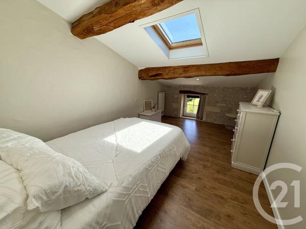 Maison à vendre  8 pièces - 215 m 2   MEDIS  - 17