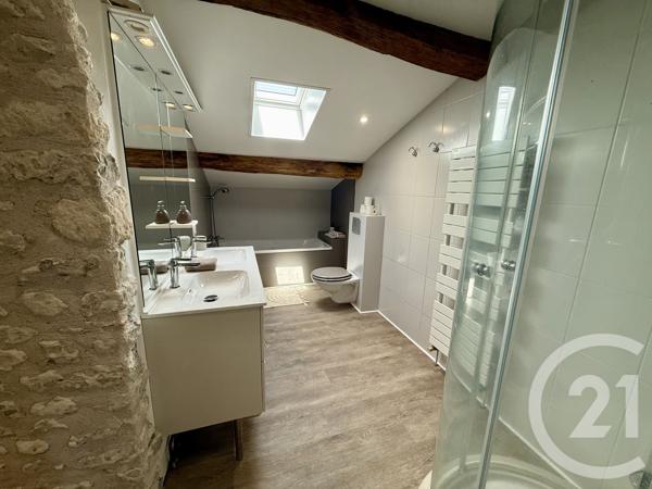Maison à vendre  8 pièces - 215 m 2   MEDIS  - 17