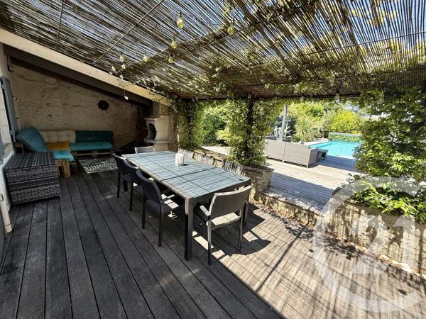 Maison à vendre  8 pièces - 215 m 2   MEDIS  - 17