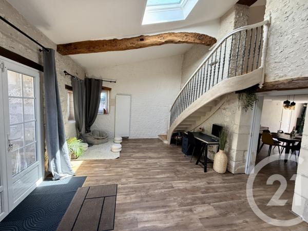 Maison à vendre  8 pièces - 215 m 2   MEDIS  - 17