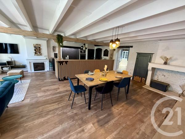 Maison à vendre  8 pièces - 215 m 2   MEDIS  - 17