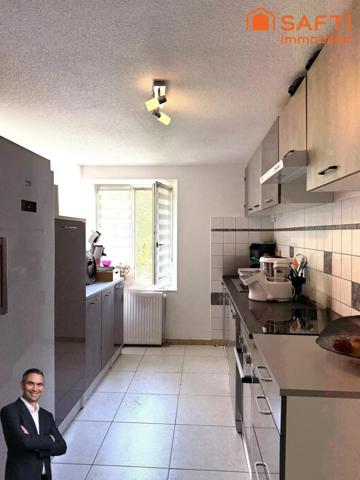 Superbe appartement de 4 pièces disposant d'une cave, d'une place de stationnement privée et d'un garage !