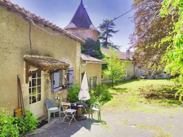 Chateau à vendre à Saint-Astier (24110) - Dordogne