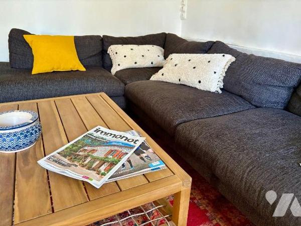 À deux pas du centre-ville de Salbris (41), de la place du marché et de la gare cette maison an...