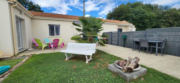 ITEUIL - PLAIN-PIED - 4 CHAMBRES - JARDIN DPE A