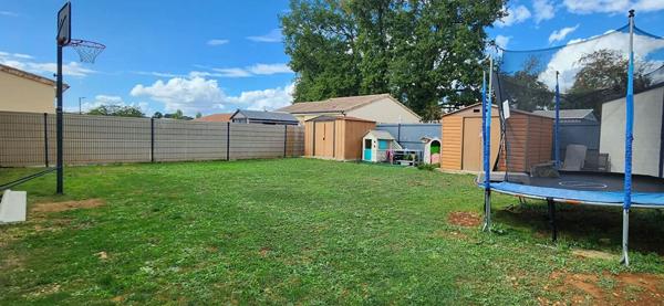 ITEUIL - PLAIN-PIED - 4 CHAMBRES - JARDIN DPE A