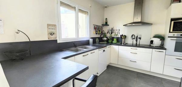 ITEUIL - PLAIN-PIED - 4 CHAMBRES - JARDIN DPE A