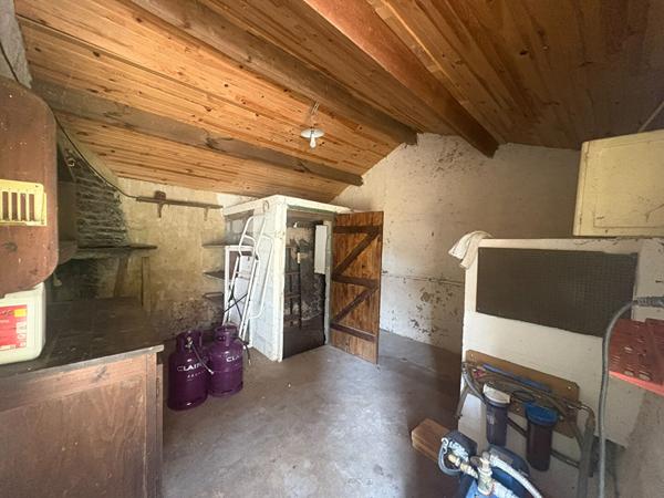 Maison de charme à rénover avec grand terrain- Fort potentiel !