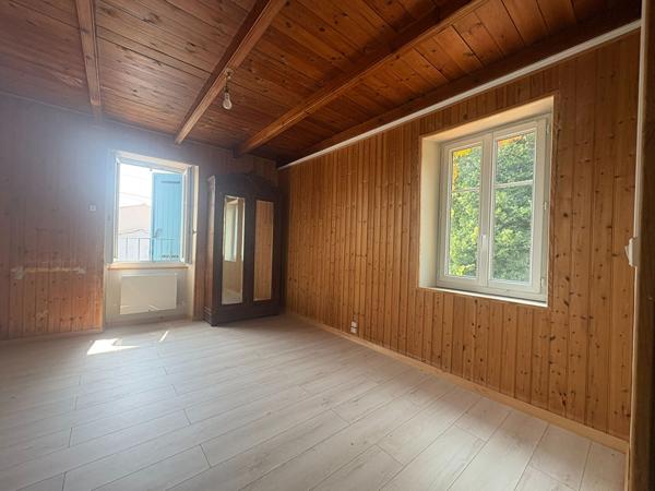 Maison de charme à rénover avec grand terrain- Fort potentiel !