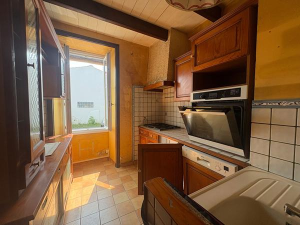 Maison de charme à rénover avec grand terrain- Fort potentiel !