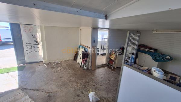 Vente
                Local d'activité2823 m² - 2 Pièces -
                    LA TREMBLADE (17390)