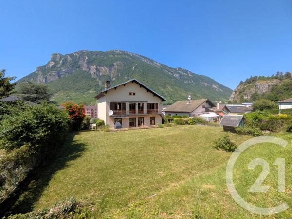 Maison à vendre  7 pièces - 154,16 m 2   MONTMELIAN  - 73