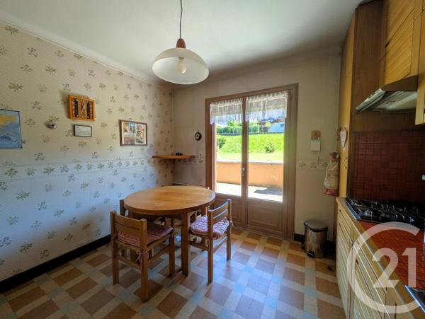 Maison à vendre  7 pièces - 154,16 m 2   MONTMELIAN  - 73