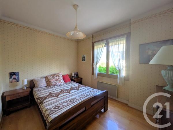 Maison à vendre  7 pièces - 154,16 m 2   MONTMELIAN  - 73