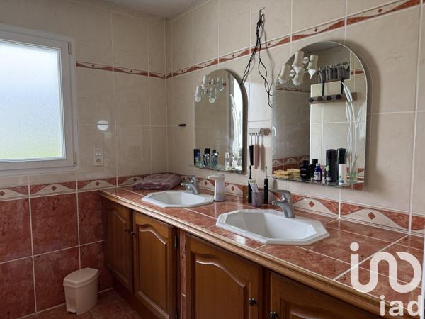 Maison à vendre 7 pièces 158 m² Saint-Hilaire-la-Palud