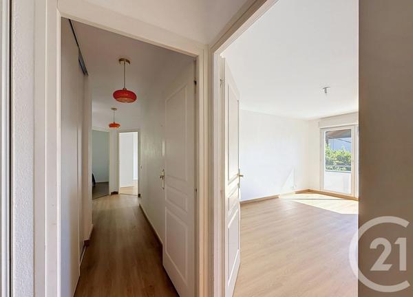 Appartement F4 à vendre  4 pièces - 81 m 2   TANINGES  - 74