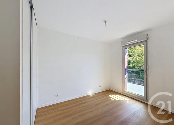 Appartement F4 à vendre  4 pièces - 81 m 2   TANINGES  - 74