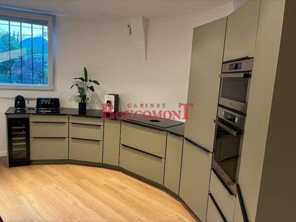 Maison 11 pièce(s) 5 chambre(s) 365 m²