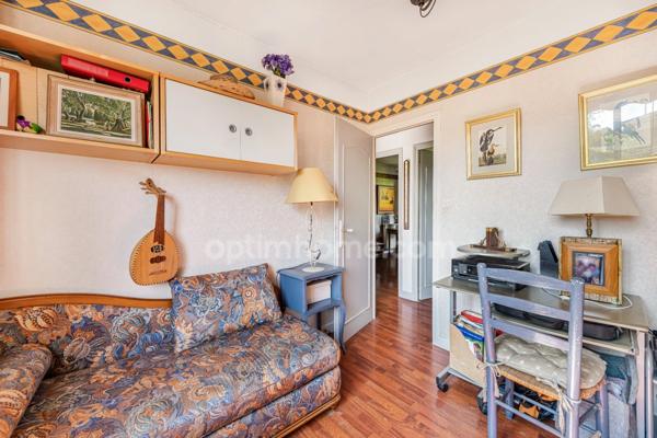 69800 - SAINT-PRIEST – MAISON FAMILIALE AVEC JARDIN ARBORÉ – TERRASSES - SECTEUR RÉSIDENTIEL RECHERCHÉ