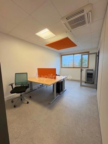 Local/bureau à louer SAINT ETIENNE DU ROUVRAY (76)