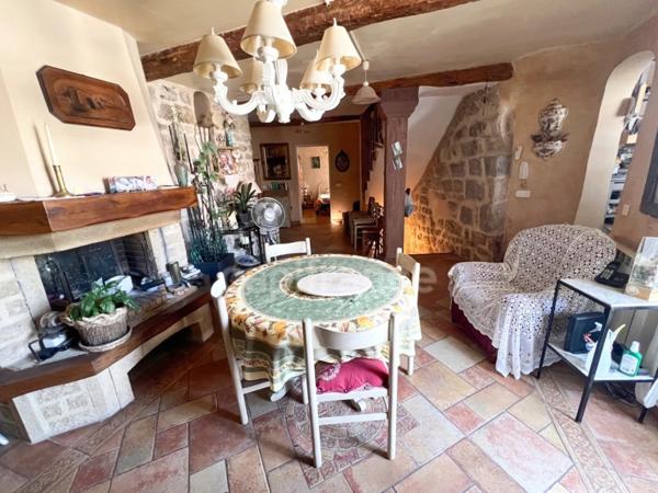 Maison à vendre à Reillanne (04110) – 152 m² – 4 chambres – Terrasse, balcon et charme provençal
