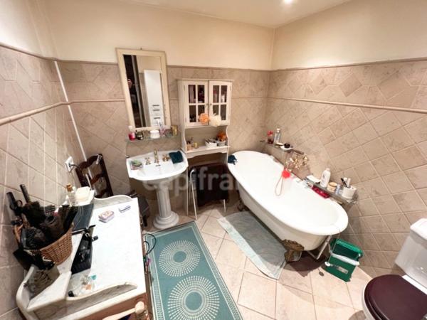 Maison à vendre à Reillanne (04110) – 152 m² – 4 chambres – Terrasse, balcon et charme provençal
