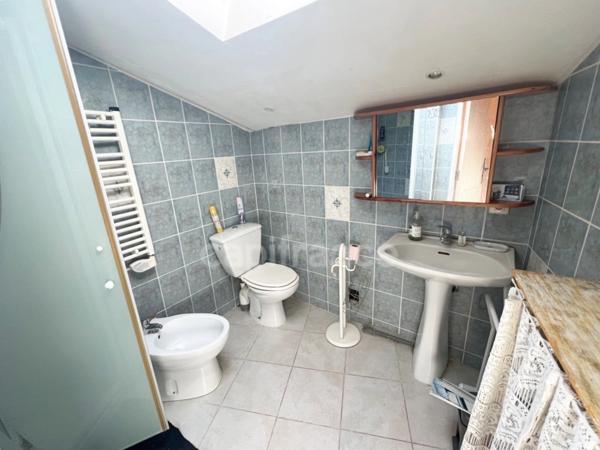 Maison à vendre à Reillanne (04110) – 152 m² – 4 chambres – Terrasse, balcon et charme provençal