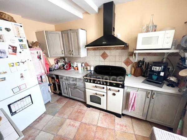 Maison à vendre à Reillanne (04110) – 152 m² – 4 chambres – Terrasse, balcon et charme provençal