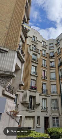 CLICHY _ Appartement type STUDIO dans immeuble de caractère 149 000 € **  - Référence  4493