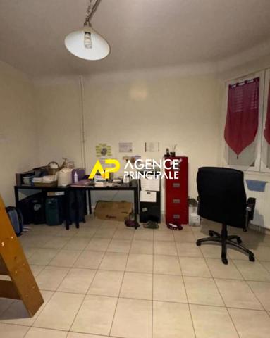 CLICHY _ Appartement type STUDIO dans immeuble de caractère 149 000 € **  - Référence  4493