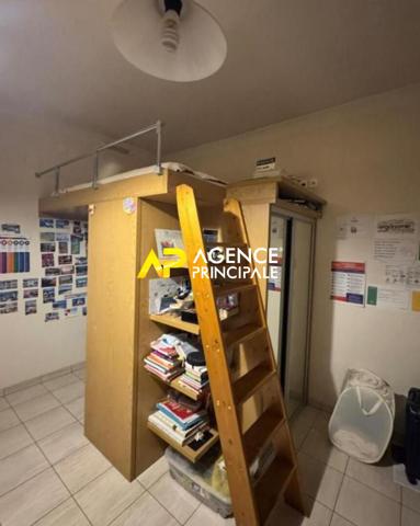 CLICHY _ Appartement type STUDIO dans immeuble de caractère 149 000 € **  - Référence  4493