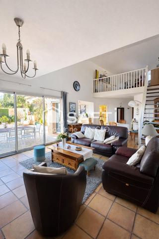 Maison dans un cadre résidentiel, au calme avec magnifique vue mer