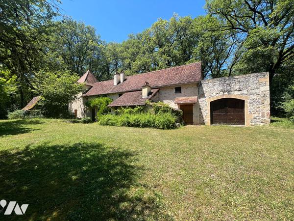 Maison en pierre avec 1 hectare de terrain - Figeac