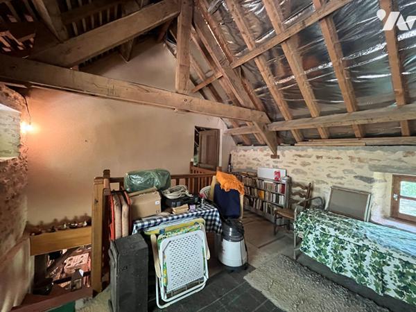 Maison en pierre avec 1 hectare de terrain - Figeac