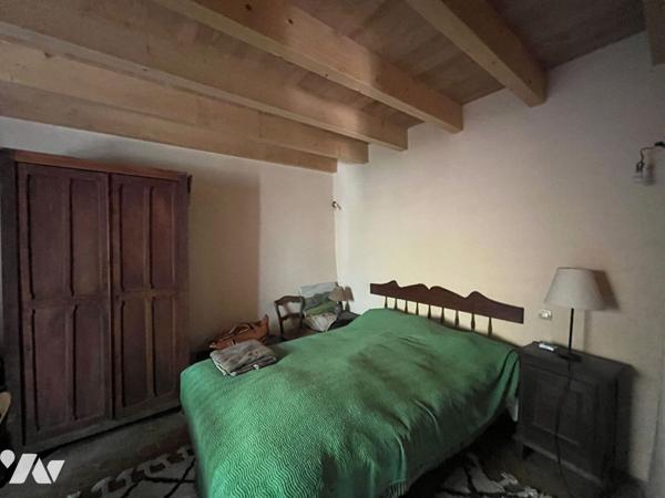 Maison en pierre avec 1 hectare de terrain - Figeac