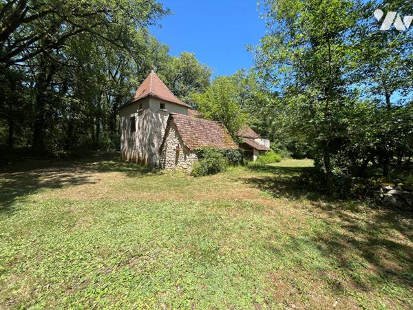 Maison en pierre avec 1 hectare de terrain - Figeac