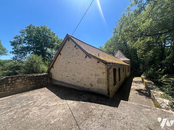 Maison en pierre avec 1 hectare de terrain - Figeac