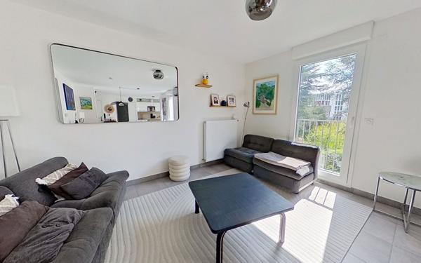 Appartement à vendre    5 pièces • 104 m2 Champagne-au-Mont-d'Or