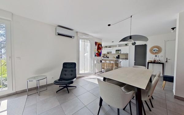 Appartement à vendre    5 pièces • 104 m2 Champagne-au-Mont-d'Or