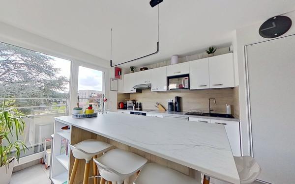 Appartement à vendre    5 pièces • 104 m2 Champagne-au-Mont-d'Or