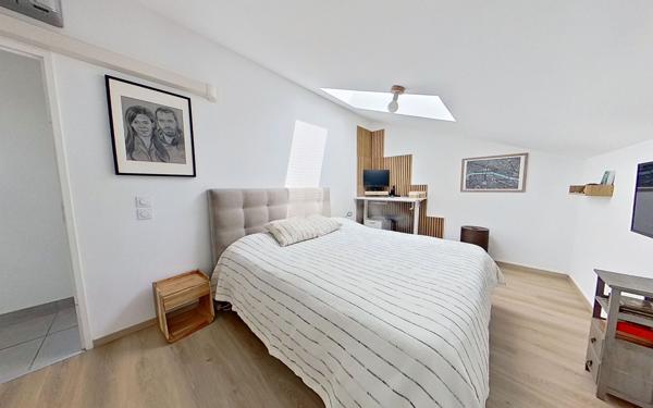 Appartement à vendre    5 pièces • 104 m2 Champagne-au-Mont-d'Or