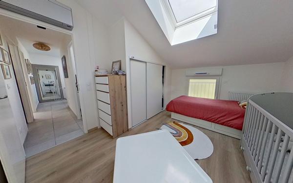 Appartement à vendre    5 pièces • 104 m2 Champagne-au-Mont-d'Or