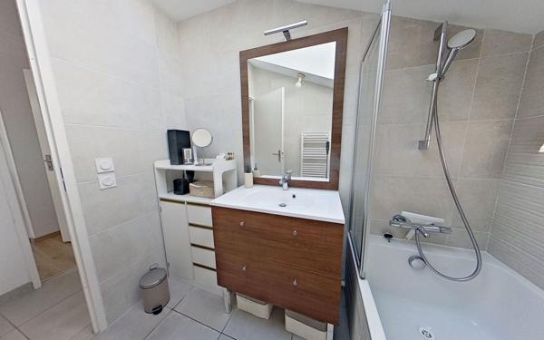 Appartement à vendre    5 pièces • 104 m2 Champagne-au-Mont-d'Or