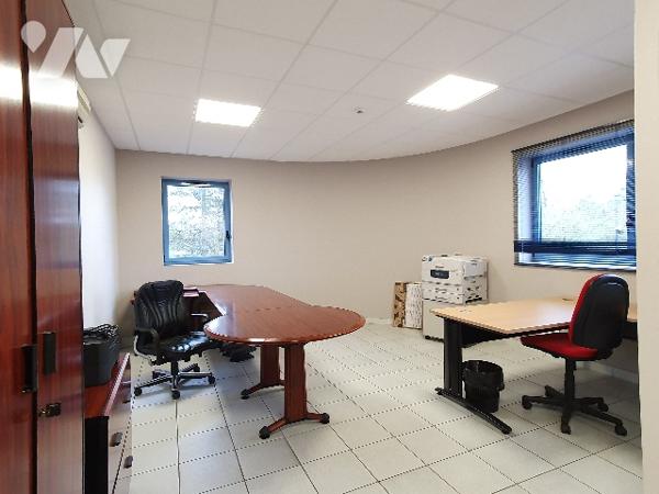 Bâtiment industriel à usage logistique