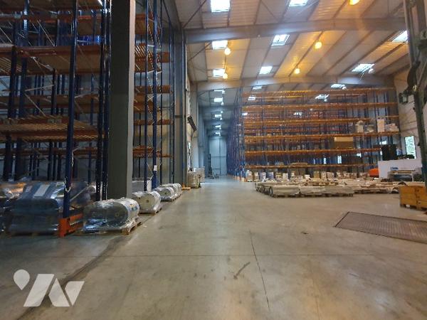 Bâtiment industriel à usage logistique