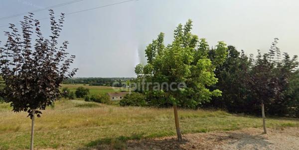 Terrain 3 878 m² – cadre naturel privilégié à Moulînet
